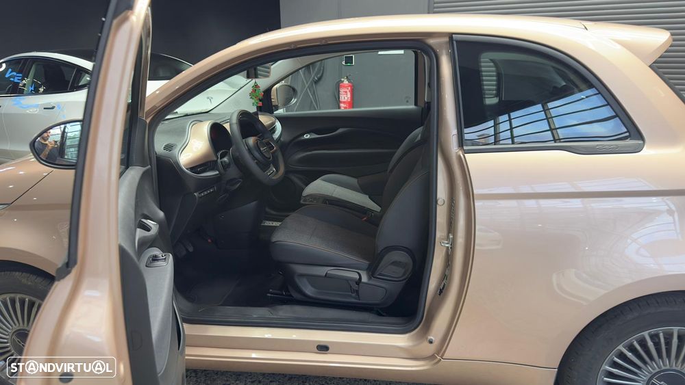 Fiat 500e 3 + 1 23,8kWh Icon - 28