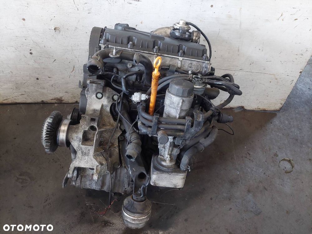 SILNIK POMPOWTRYSKI TURBO PASSAT B5 1.9 TDI AVF 038145702E 038130073BA - 1