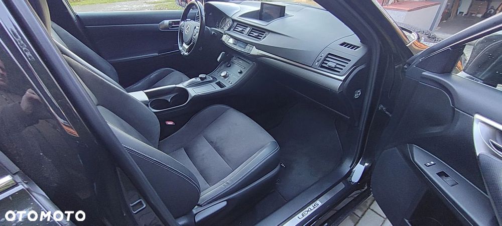 Lexus CT 200h F Sport Edition - 31