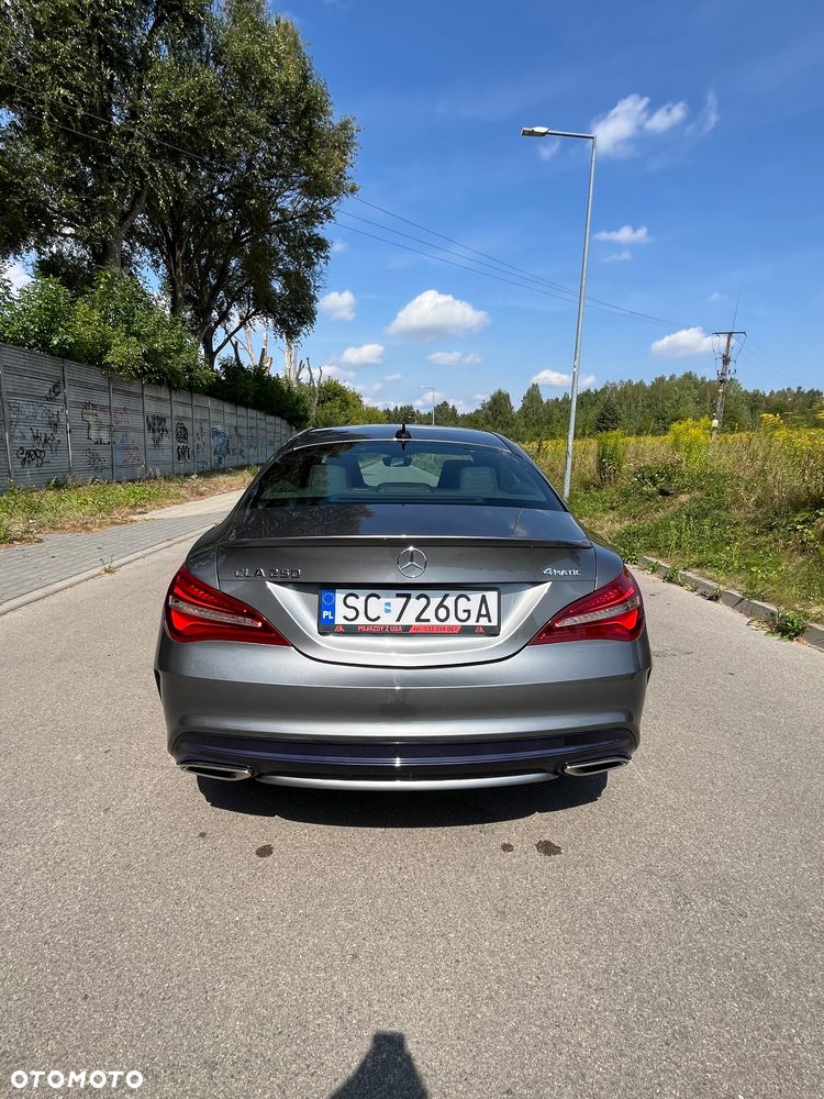Mercedes-Benz CLA 250 4-Matic AMG Line - 14