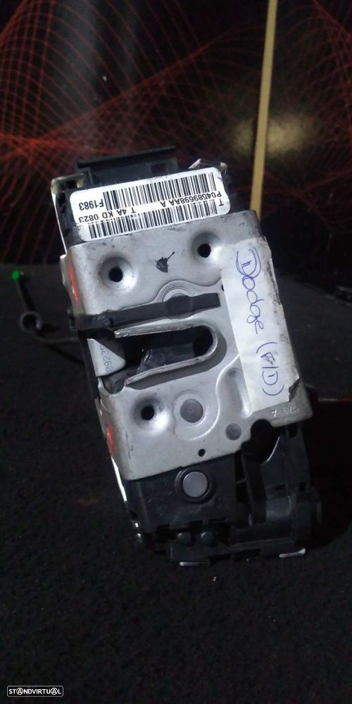Fecho Da Porta Frente Dto Dodge Journey - 2