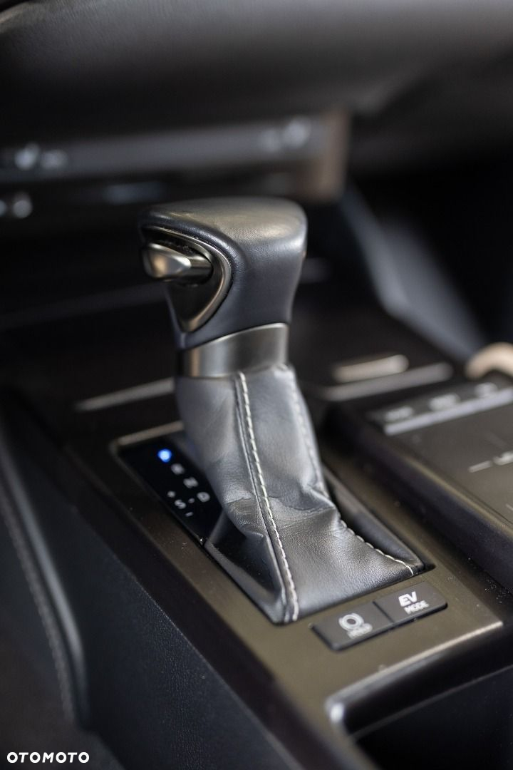 Lexus ES - 13