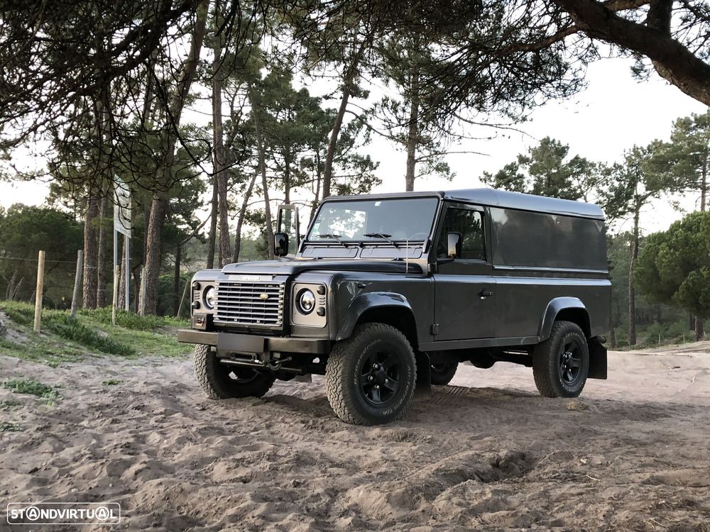 Land Rover Defender 110 - 1