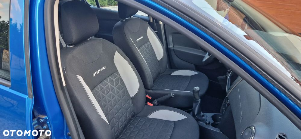 Dacia Sandero TCe 90 Laureate - 14