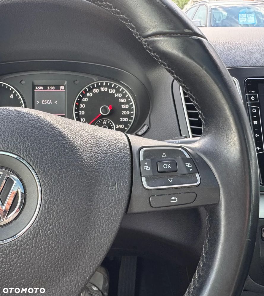 Volkswagen Sharan 2.0 TDI 4Motion BlueMotion Technology Highline - 18