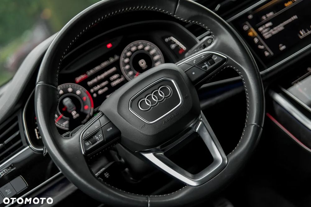 Audi Q8 55 TFSI quattro tiptronic - 17