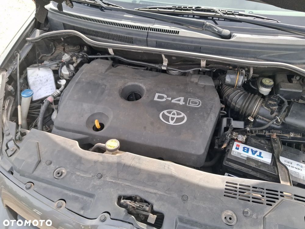 Toyota Corolla Verso 2.2 D-4D Premium + 7os - 28