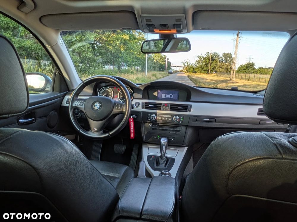 BMW Seria 3 325i - 31