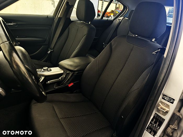 BMW Seria 1 - 23