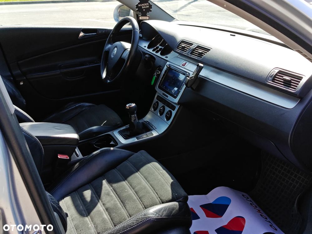 Volkswagen Passat 2.0 FSI Comfortline - 17