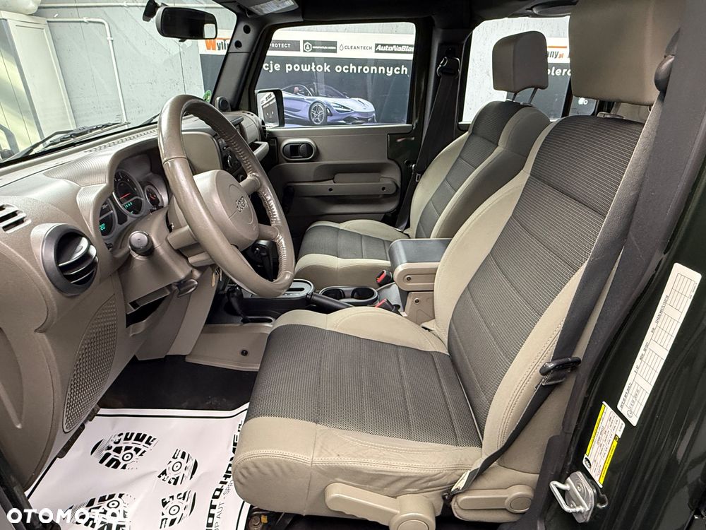 Jeep Wrangler - 9