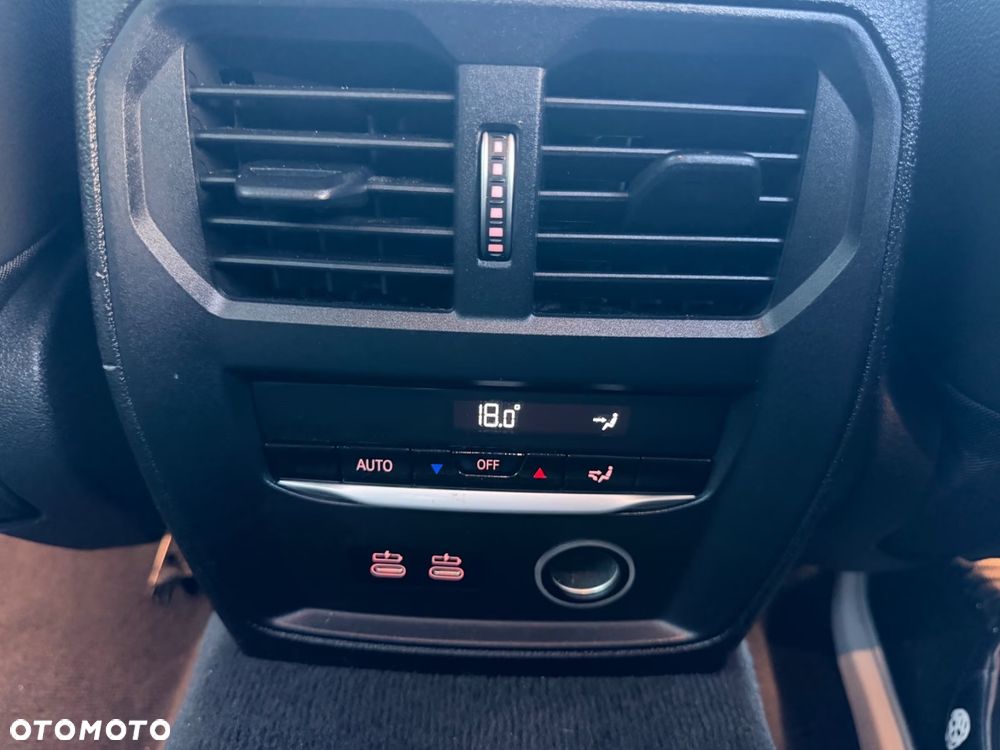 BMW Seria 3 330i Sport Line - 25