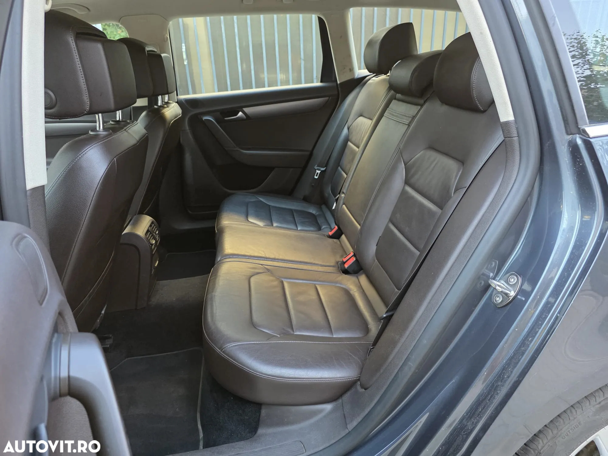Volkswagen Passat Variant 1.6 TDI BlueMotion Technology Highline - 10