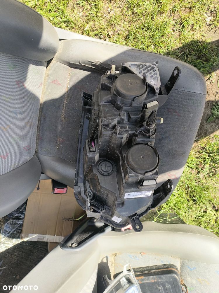Dacia Duster II 2 17-21 Lampa Lewa Przód Przednia LED - 2