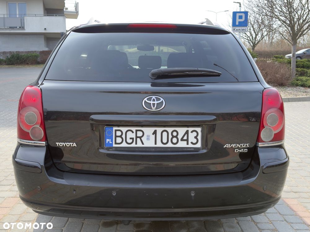 Toyota Avensis - 12