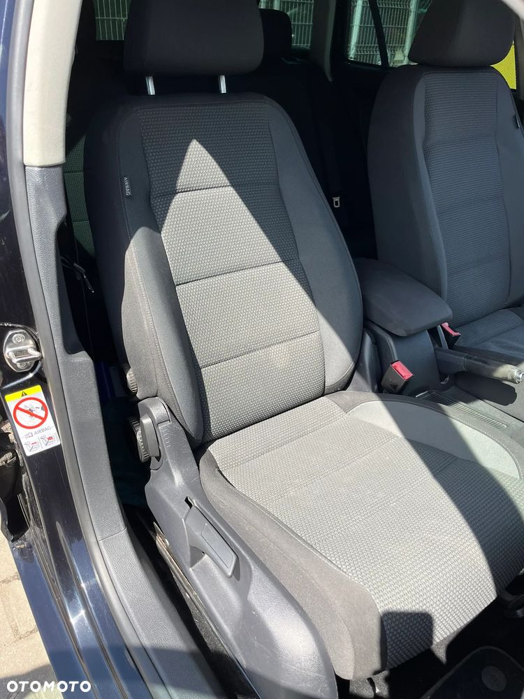 Volkswagen Golf 1.6 TDI DPF BlueMotion Technology Comfortline - 21