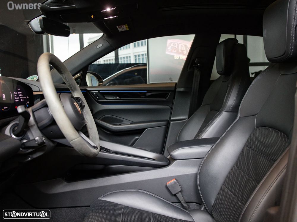 Porsche Macan Electric - 25