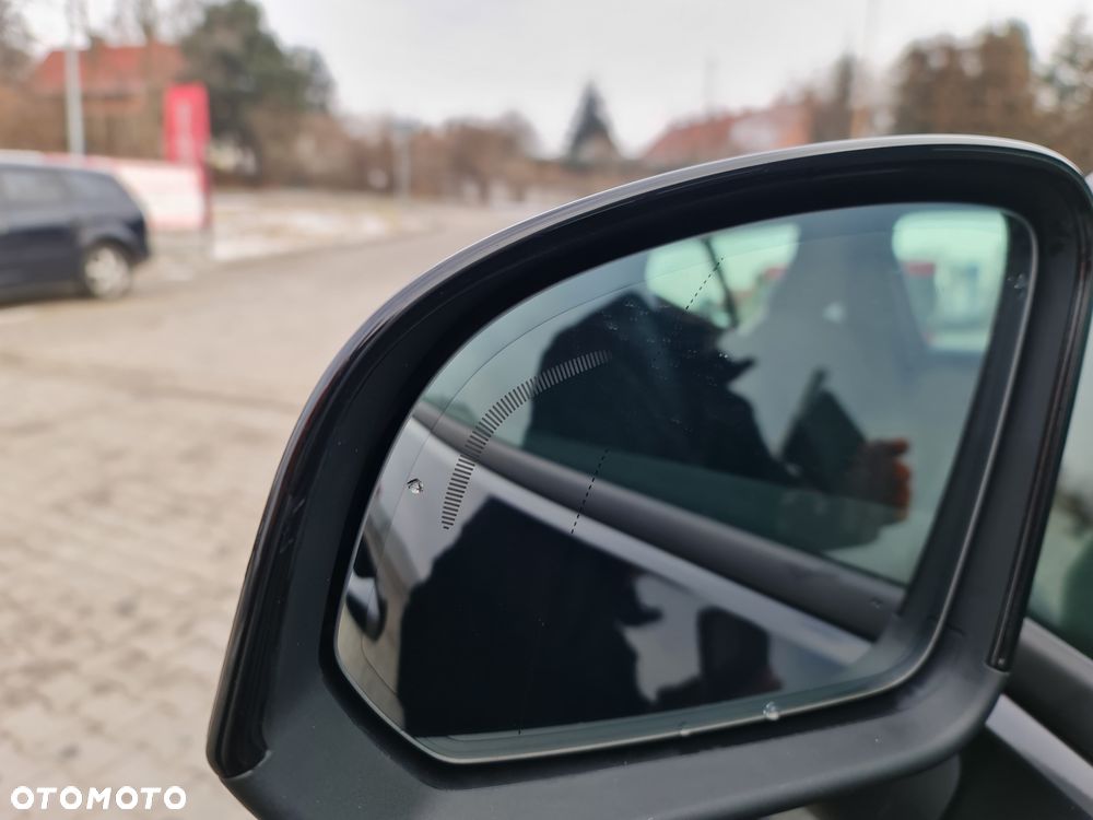 Volvo XC 40 D3 AWD Geartronic Momentum Pro - 11