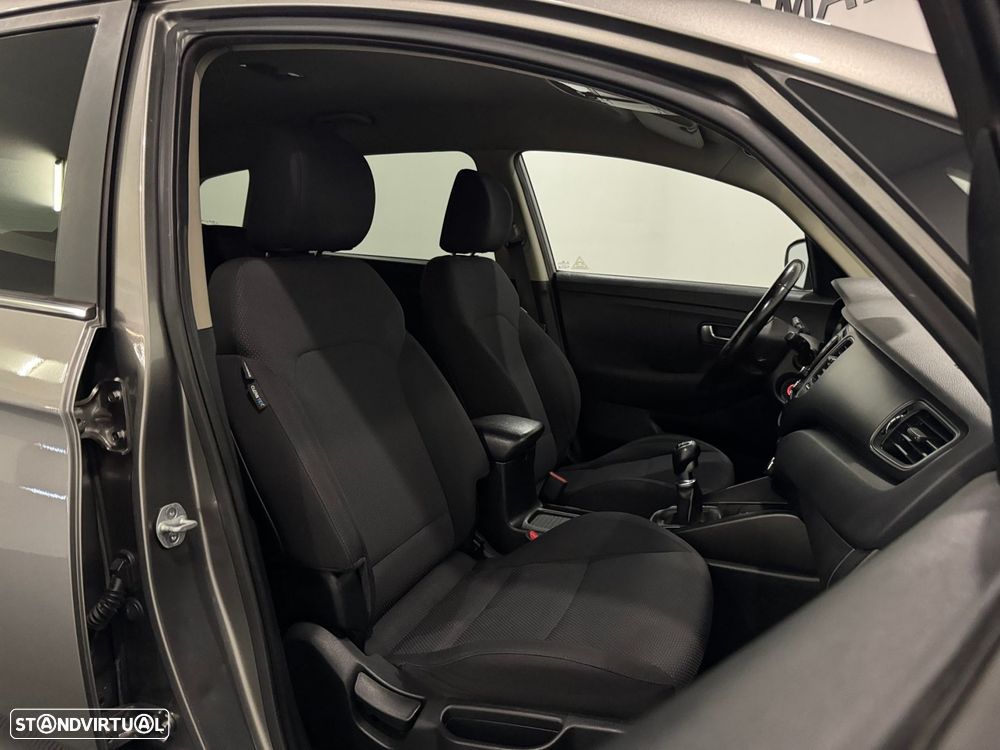 Kia Carens 1.7 CRDi ISG TX - 7