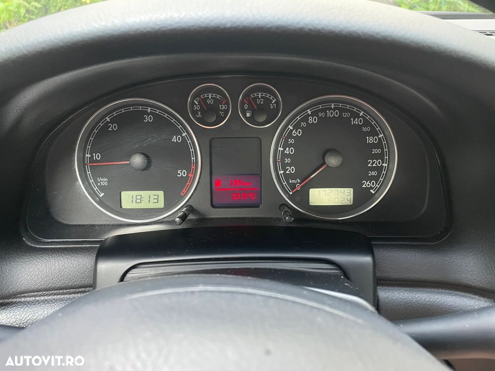 Volkswagen Passat 1.9 TDI Highline - 8