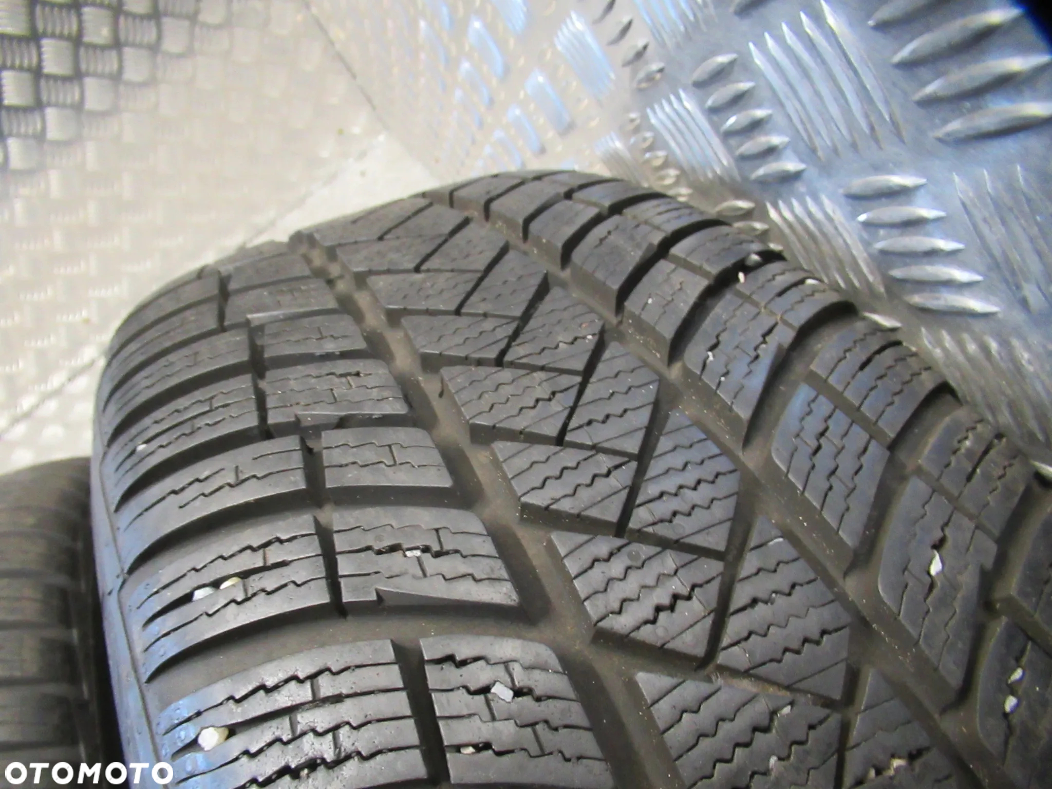 Koła Mercedes C-klasa E-klasa Audi A4 A6 Vw Passat Golf 8Jx18 et35 5x112 8mm 22rok - 18