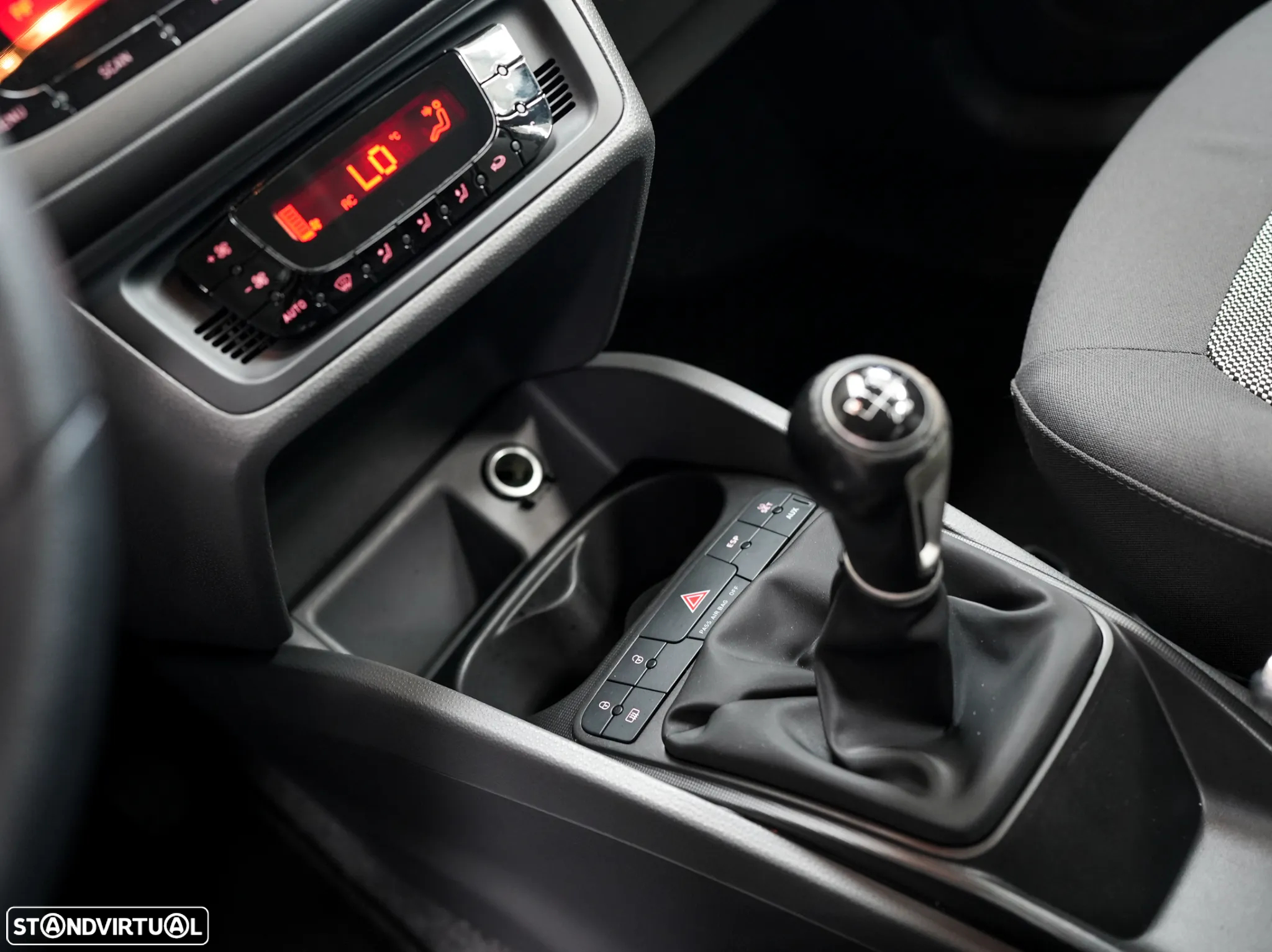 SEAT Ibiza 1.6 TDI Style DPF - 17
