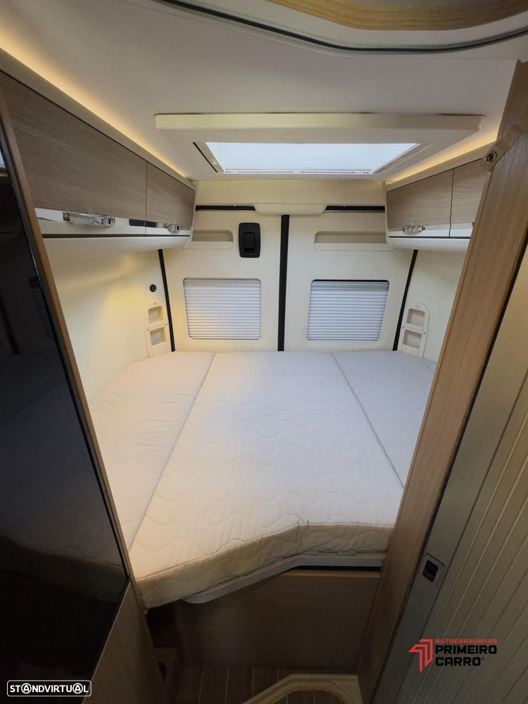 Adria Twin 600 SPT cama transversal - 18
