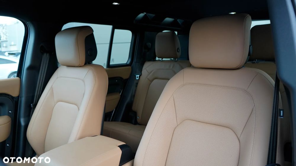 Land Rover Defender 3.0 D350 mHEV X-Dynamic HSE - 30