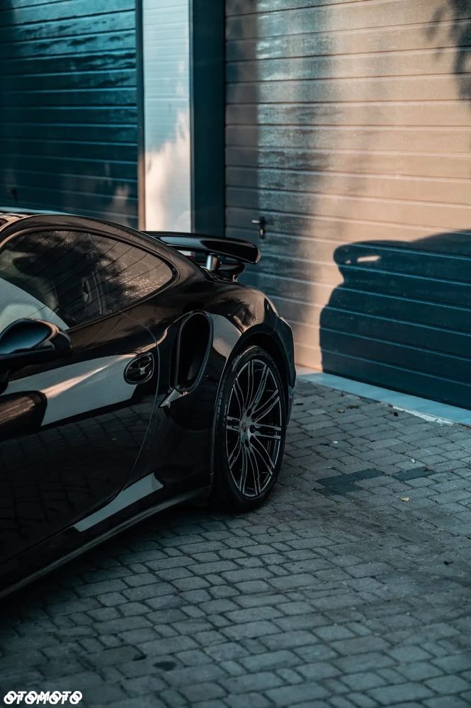 Porsche 911 Turbo - 9