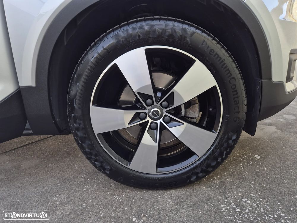 Volvo XC 40 2.0 D4 Momentum Plus AWD - 15