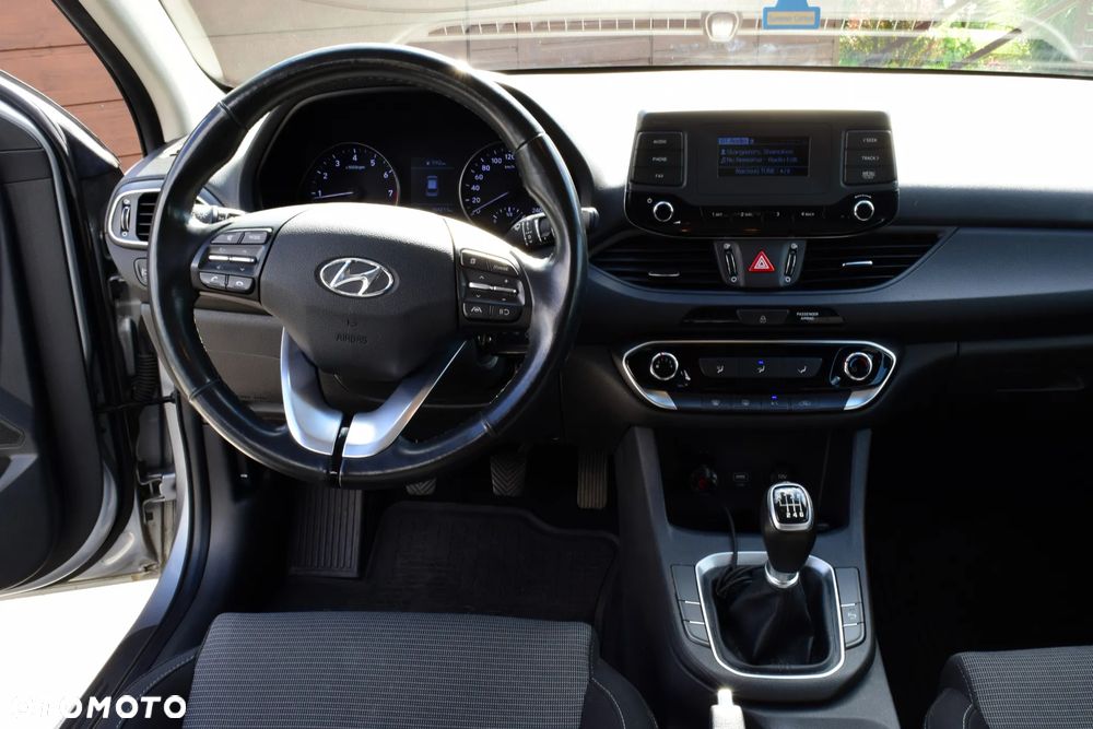 Hyundai i30 1.5 DPI Classic + - 8