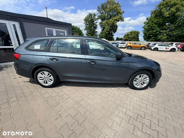 Skoda Octavia 2.0 TDI SCR Ambition DSG - 2