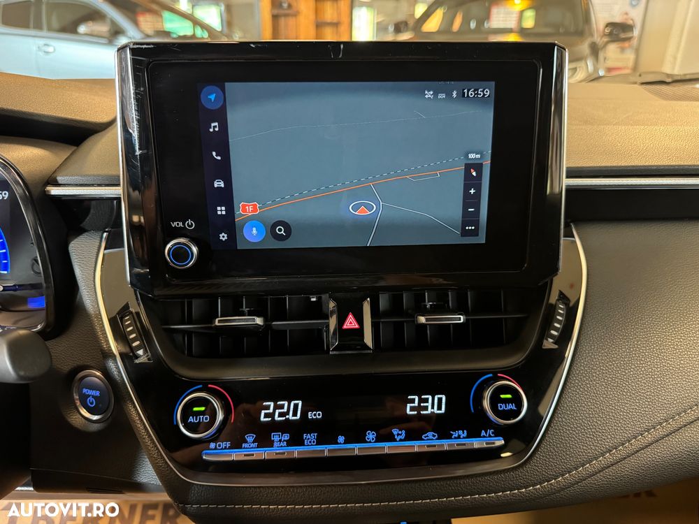 Toyota Corolla 1.8 Hybrid Team Deutschland - 20