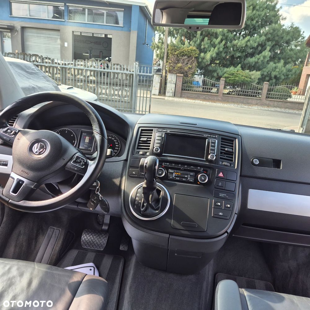 Volkswagen Multivan - 10