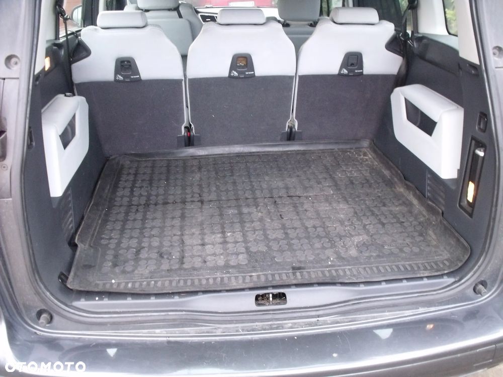 Peugeot 5008 - 9