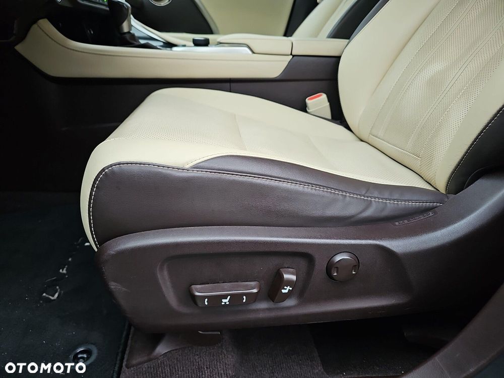 Lexus RX - 24
