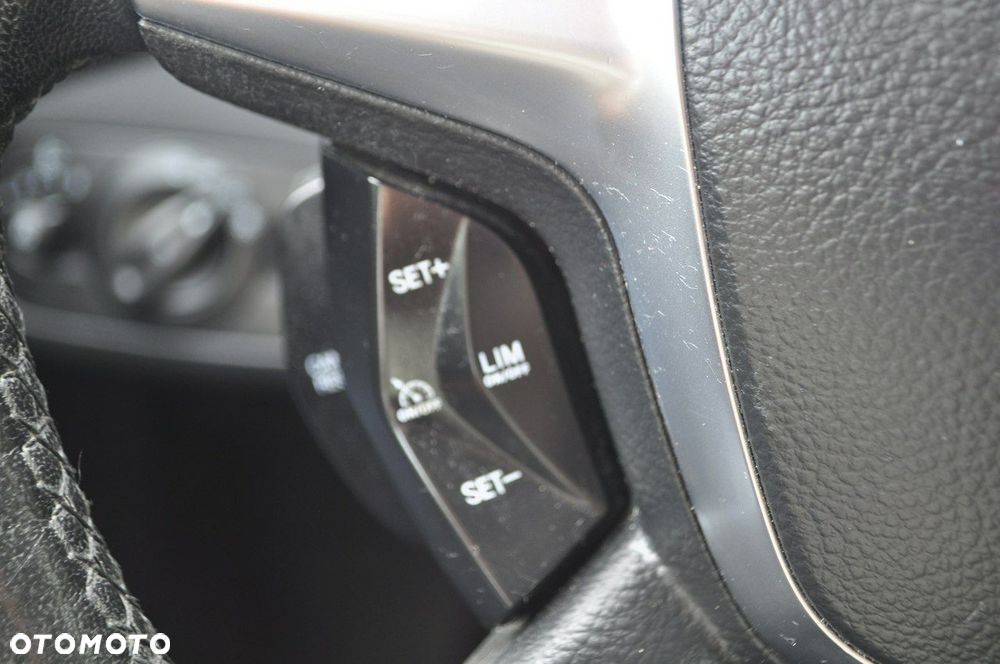 Ford Kuga - 9
