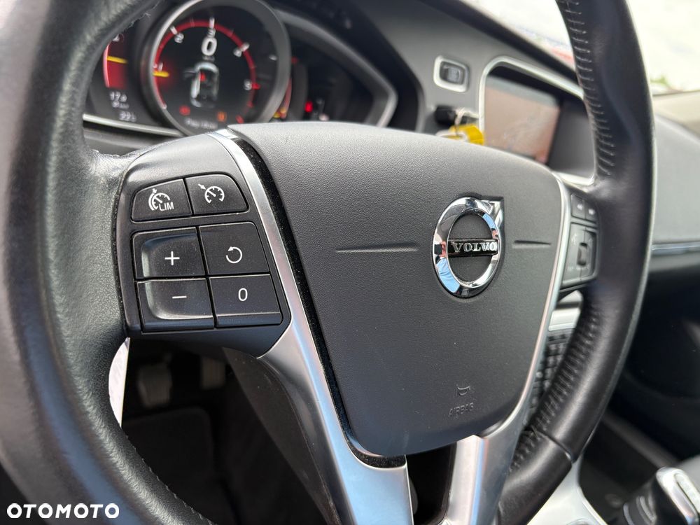Volvo V40 D2 Momentum - 12