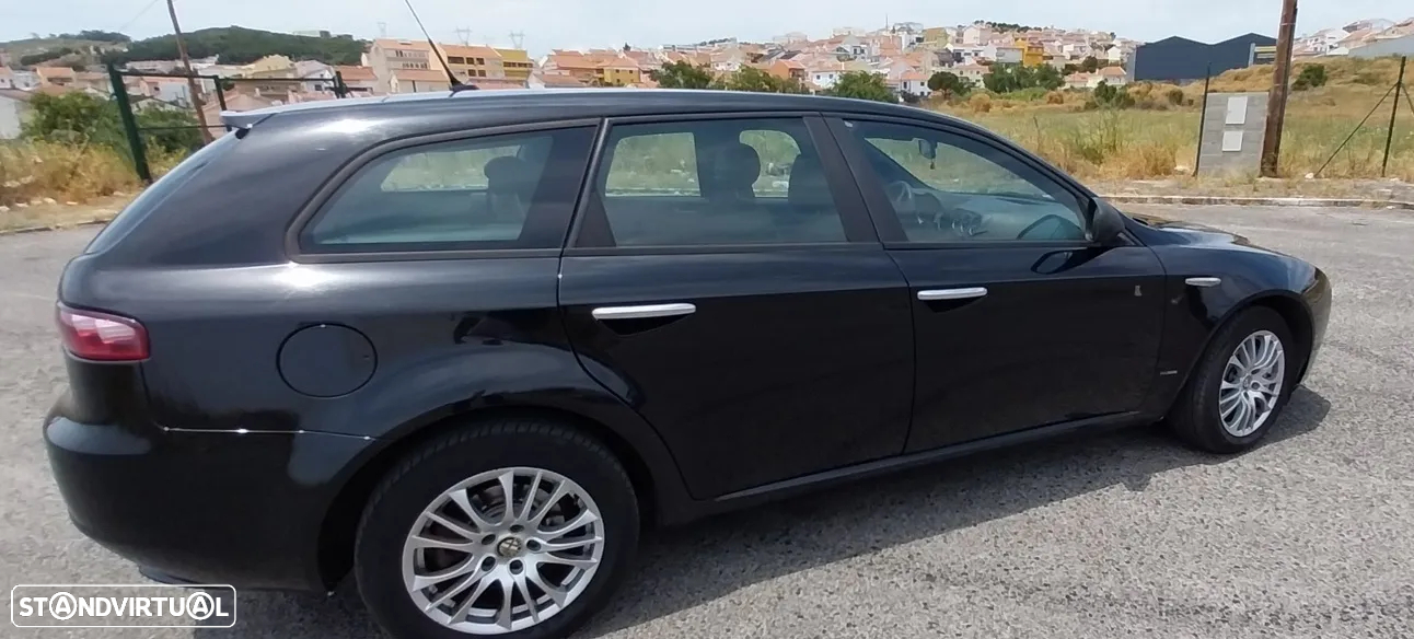 Alfa Romeo 159 Sportwagon 1.9 JTDm 8V Executiva - 38