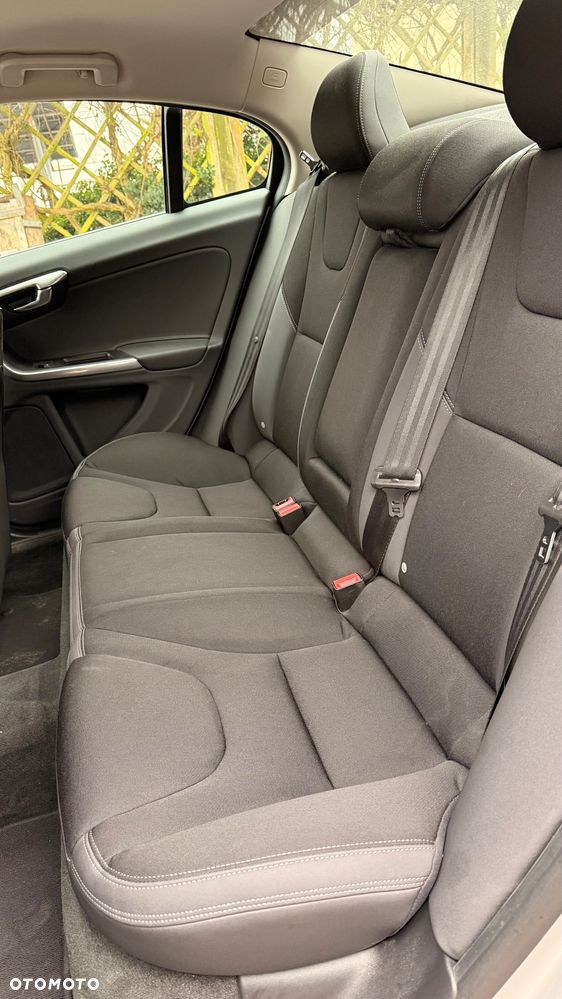 Volvo S60 T3 Momentum - 12