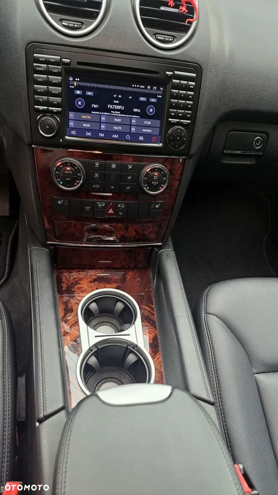 Mercedes-Benz ML 350 4-Matic - 12