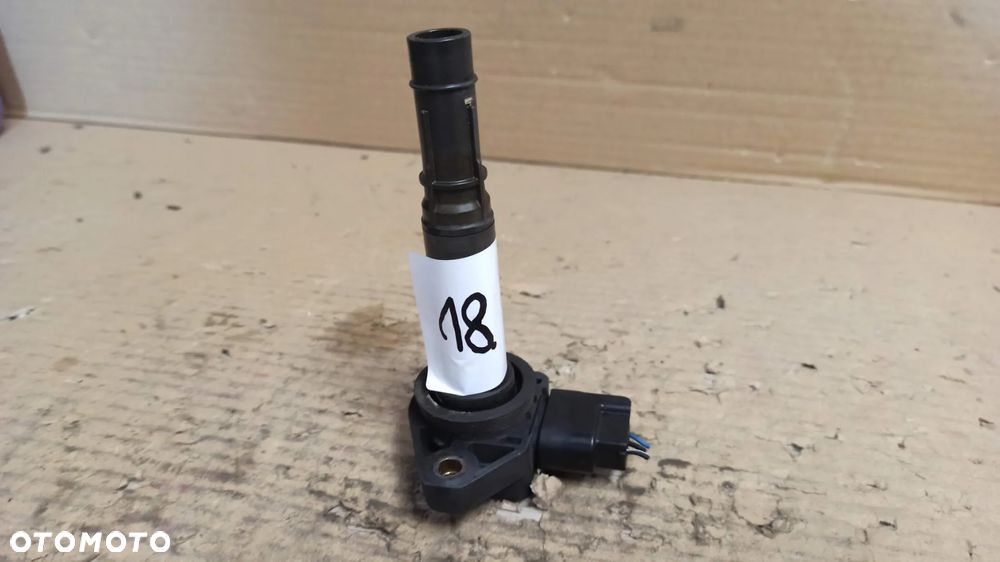 # CEWKA ZAPŁONOWA HONDA CIVIC VII 1.4 1.6 nr 099700-061