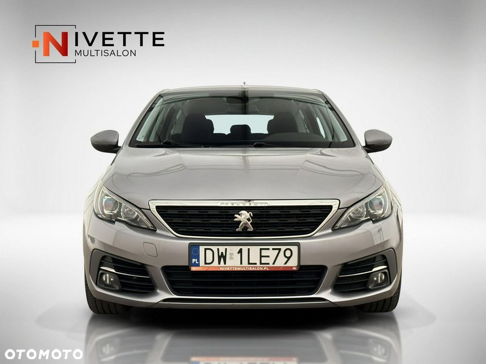 Peugeot 308 - 8