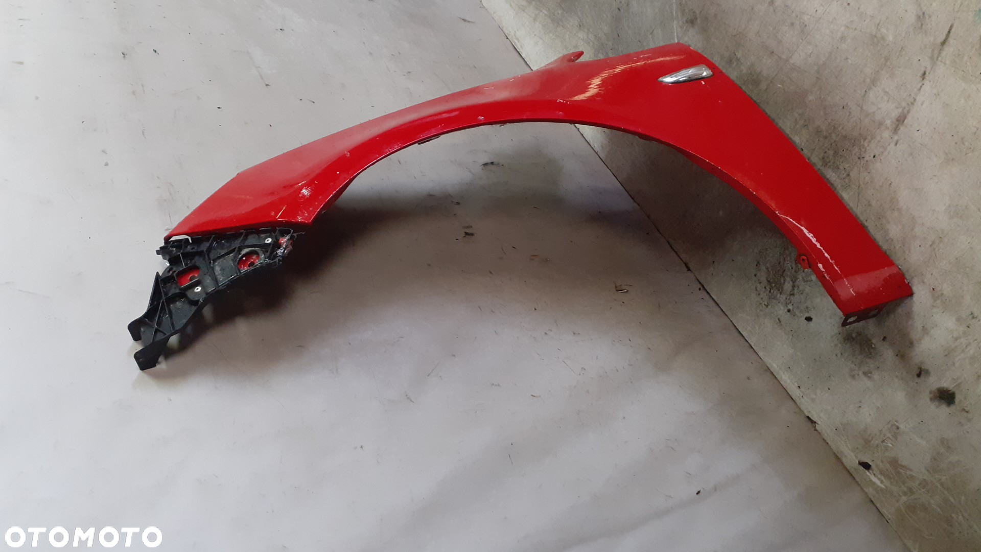 * BŁOTNIK LEWY OPEL ASTRA J IV  LIFT Z50B CZERWONY - 3