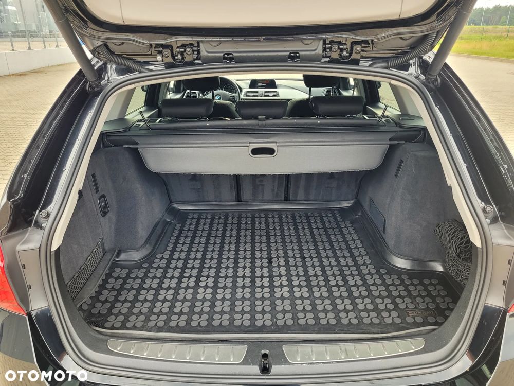 BMW Seria 3 318d - 15