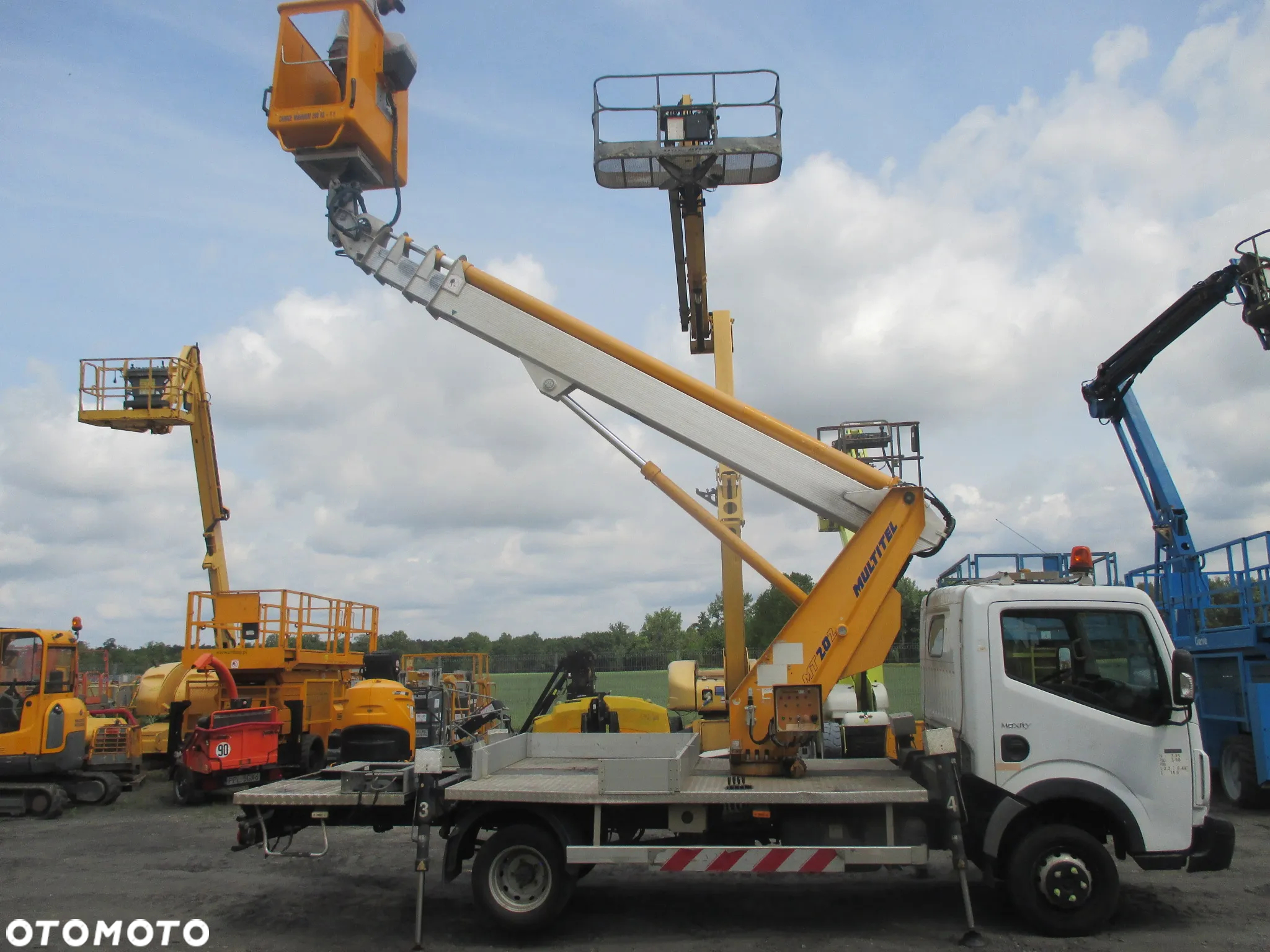 Renault Maxity - 2