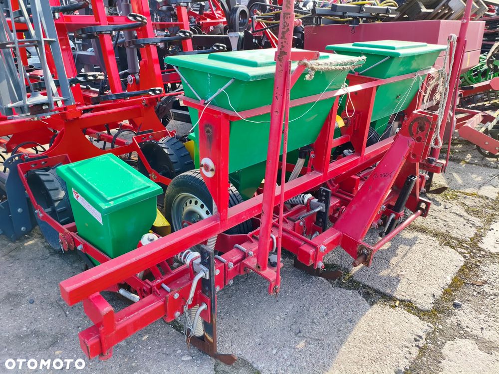 Meprozet Siewnik zbożowy talerzowy S107T, stopkowy S107, S107/1 poplonów S109 MEPROZET, Siewnik zbożowy 2-talerzowy i stopkowy SR25, SR27, SR30, SRT27 Euro-Masz, siewnik nabudowany - agregat uprawowy SNT30, siewnik poplonów Akpil, Siewnik kukurydzy Meprozet - 40