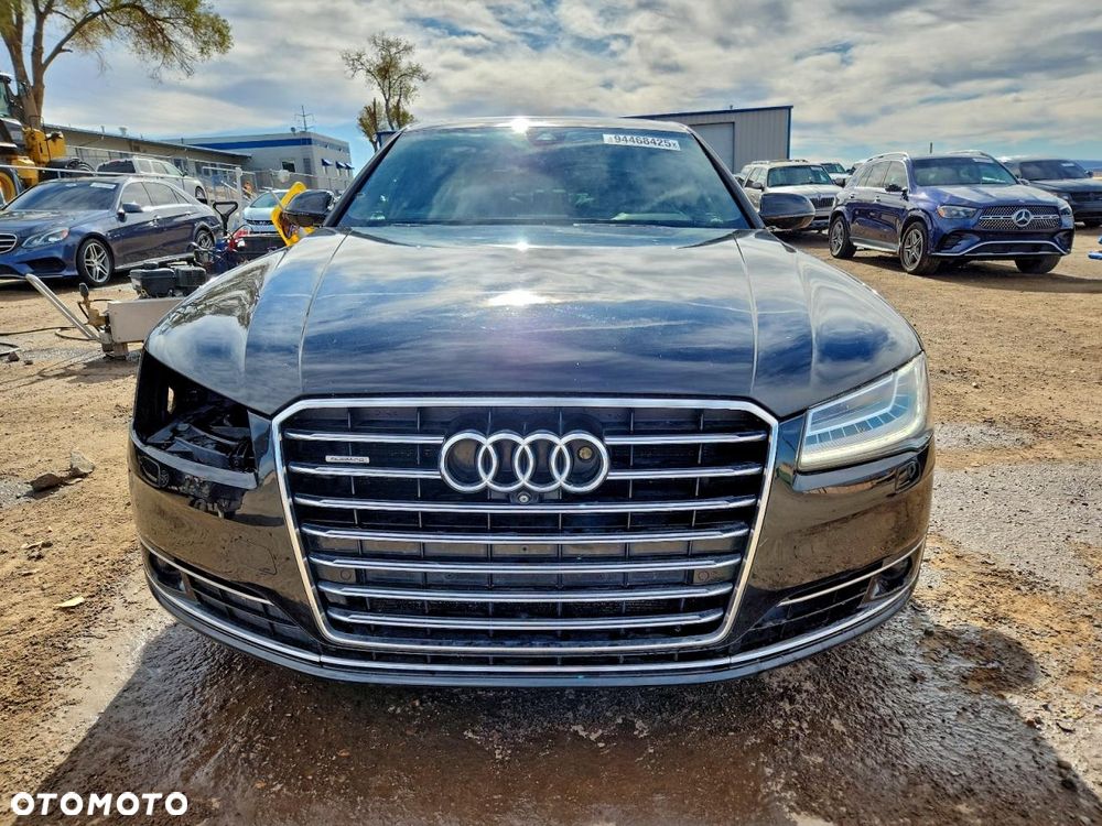 Audi A8 - 6