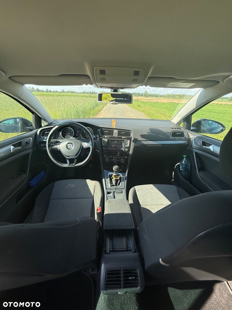 Volkswagen Golf - 16