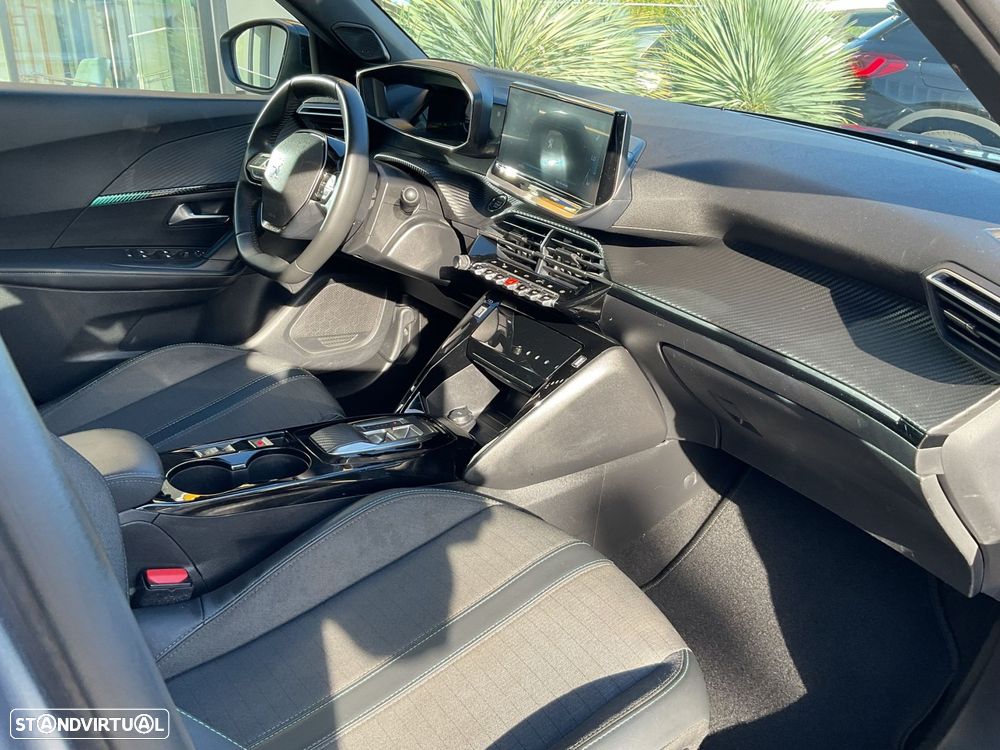 Peugeot e-2008 50 kWh Allure Pack - 32